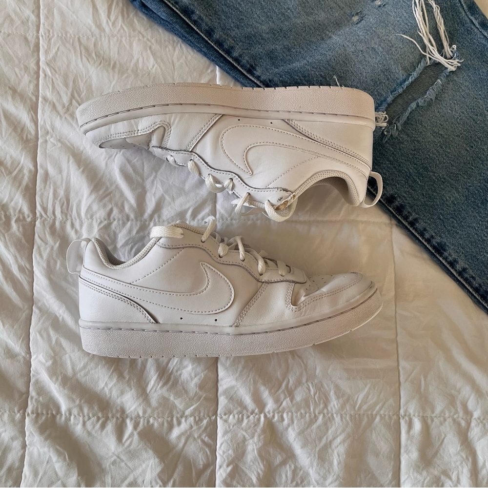 Nike Shoes White Low Top Size 6 - Picture 2 of 10